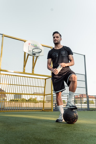 مباريات الدوري الإنجليزي اليوم والقنوات الناقلةدليل المشجعين لمتابعة أحدث المواجهات