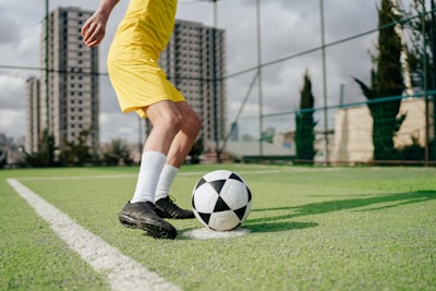 الدوري الإنجليزيليفربول يواجه توتنهام في مباراة نارية